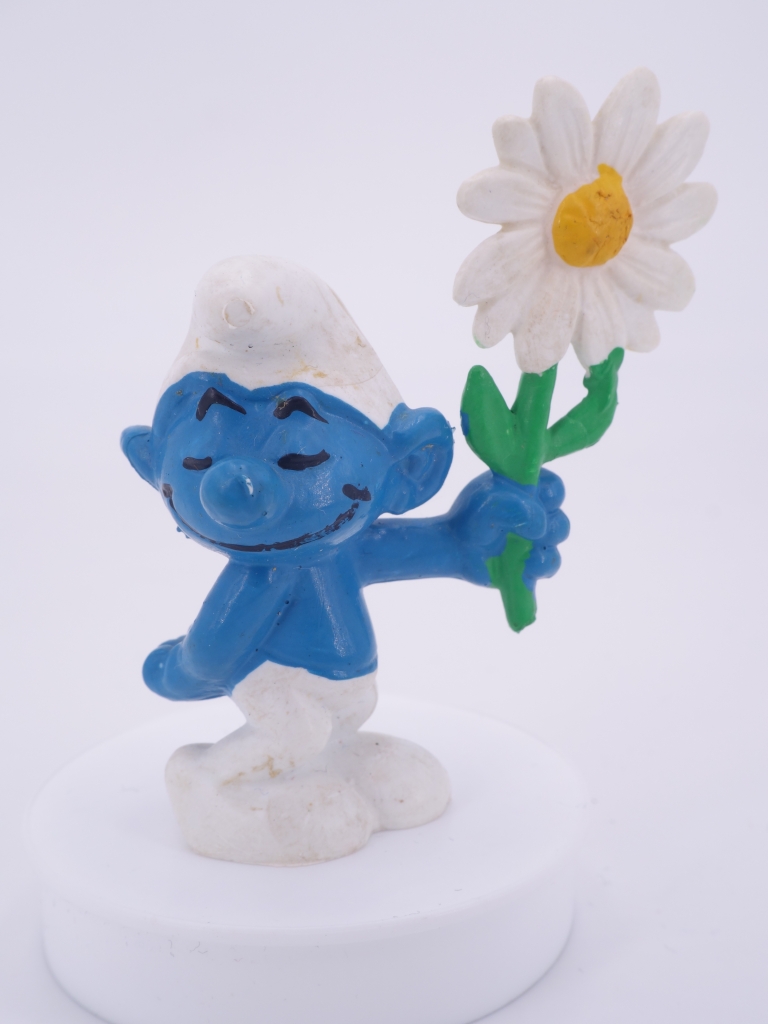 Schtroumpf courtisant avec fleur (rendez-vous)