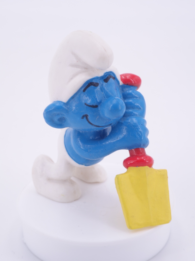 Schtroumpf endormi sur sa pelle (grand)