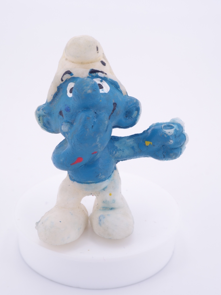 Schtroumpf avec pancarte