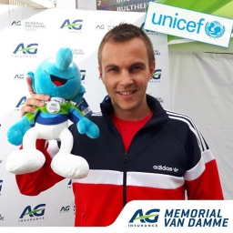 Unicef & AG Insurance Mémorial Van Damme - Peluche signée par Louis Jacobus van Zyl - photo