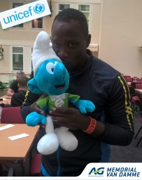 Unicef & AG Insurance Mémorial Van Damme - Peluche signée par Julius Yego - photo