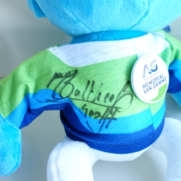 Unicef & AG Insurance Mémorial Van Damme - Peluche signée par Michael Bultheel - photo