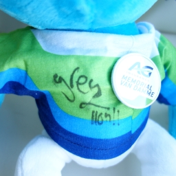 Unicef & AG Insurance Mémorial Van Damme - Peluche signée par Gregory Sedoc - photo