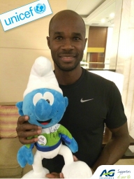 Unicef & AG Insurance Mémorial Van Damme - Peluche signée par Kim Collins - photo