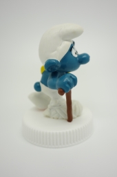 Schtroumpf blessé avec béquille - photo