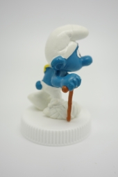 Schtroumpf blessé avec béquille - photo