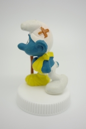 Schtroumpf blessé avec béquille - photo