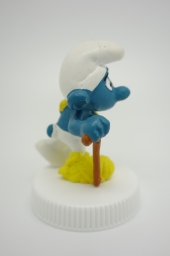 Schtroumpf blessé avec béquille - photo