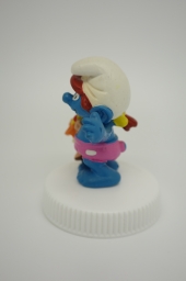 Jeune Schtroumpfette avec poupée - photo