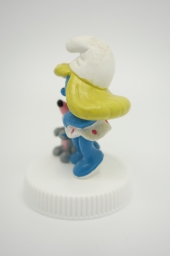 Schtroumpfette avec souris - photo