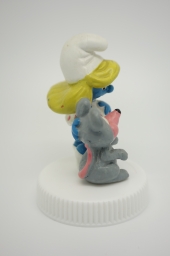 Schtroumpfette avec souris - photo