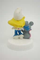 Schtroumpfette avec souris - photo