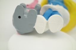 Schtroumpfette avec souris - photo