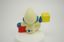 Bébé Schtroumpf avec cubes - photo