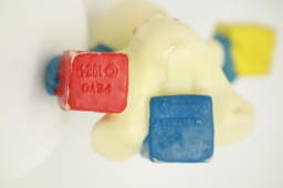 Bébé Schtroumpf avec cubes - photo