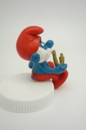 Grand Schtroumpf avec pipe et chaise - photo