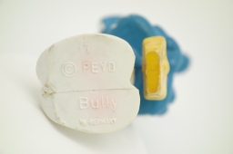 Schtroumpf endormi sur sa pelle (petit) - photo