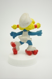 Schtroumpfette avec patins à roulettes - photo