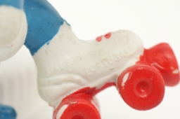 Schtroumpfette avec patins à roulettes - photo