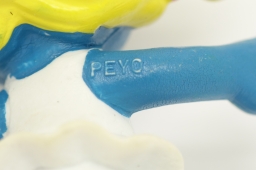 Schtroumpfette avec patins à roulettes - photo