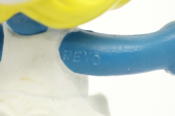 Schtroumpfette avec patins à roulettes - photo