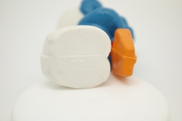 Schtroumpf endormi sur sa pelle (petit) - photo