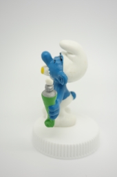 Schtroumpf avec brosse à dents et dentifrice - photo