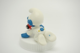 Bébé Schtroumpf avec voiture - photo