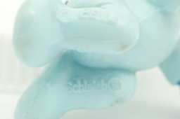 Bébé Schtroumpf avec hochet - photo