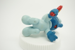 Bébé Schtroumpf avec hochet - photo