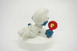 Bébé Schtroumpf avec hochet - photo