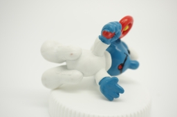 Bébé Schtroumpf avec hochet - photo