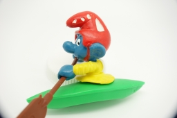 Schtroumpf avec canoë kayak - photo