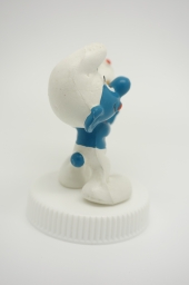 Schtroumpf gourmand avec gâteau - photo