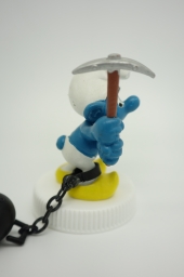 Schtroumpf prisonnier avec pioche - photo