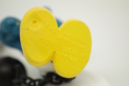 Schtroumpf prisonnier avec pioche - photo