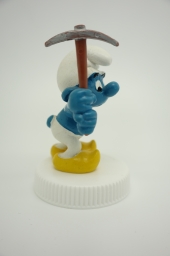 Schtroumpf prisonnier avec pioche - photo