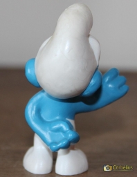 Schtroumpf avec fleur - photo