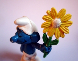 Schtroumpf courtisant avec fleur (rendez-vous) - photo
