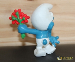 Schtroumpf amoureux avec fleurs - photo