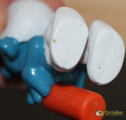 Schtroumpf assoiffé avec bouteille - photo