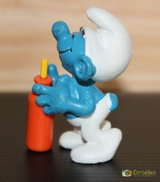 Schtroumpf assoiffé avec bouteille - photo