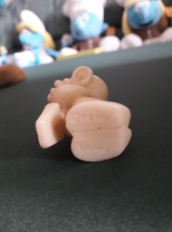 Schtroumpf endormi sur sa pelle (petit) - photo