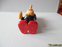 Gargamel avec fioles de laboratoires / verres - photo