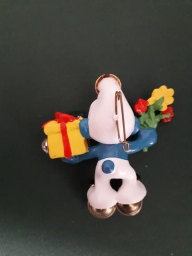 Broche -  Schtroumpf avec cadeau et fleurs - photo