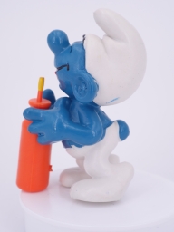 Schtroumpf assoiffé avec bouteille - photo