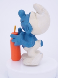 Schtroumpf assoiffé avec bouteille - photo