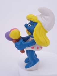 Schtroumpfette avec glace - photo