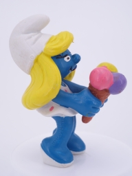 Schtroumpfette avec glace - photo