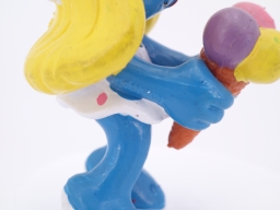 Schtroumpfette avec glace - photo